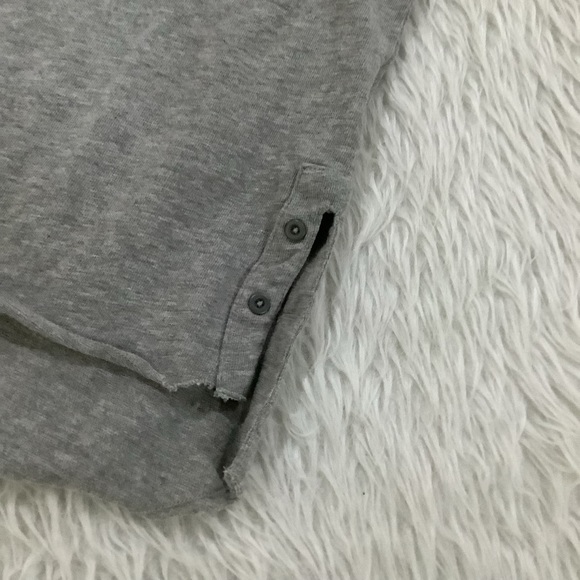 Threads 4 thought gray distressed t shirt - Picture 5 of 5